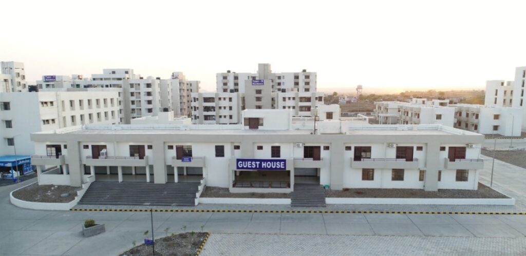 Dr. Laxmi Narayan Pandey Government Medical College